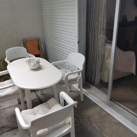 Konstantinos Beach House *