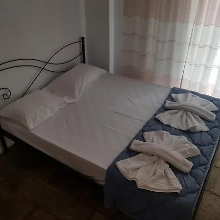 Konstantinos Beach House Апартаменты *